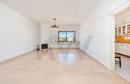 Apartamento T2 à venda na Avenida Marquês de Tomar s/n
