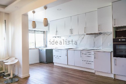 Apartamento T2 à venda no Largo Jorge de Sena