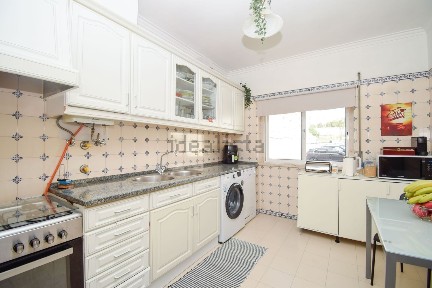 Apartamento T2 à venda na Rua General Carlos Ribeiro