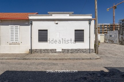 Moradia independente à venda em Espinho