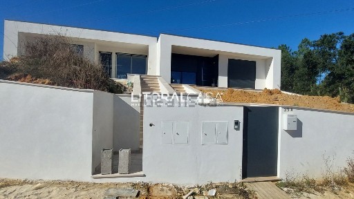 Moradia independente à venda na Amoreira da Gândara - Paredes do Bairro - Ancas