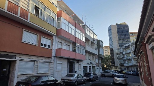 Apartamento T2 à venda na Rua Veloso Salgado