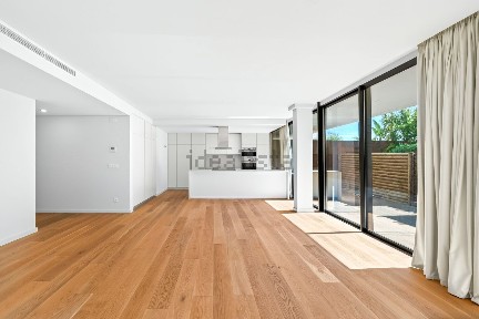 Apartamento T4 à venda na Avenida Dinamarca