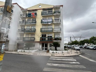 Apartamento T3 à venda na Rua de Itália