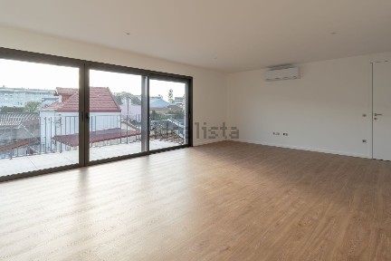 Arrendamento de apartamento T2 na Rua de Pedro Hispano