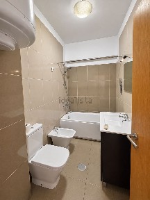 Arrendamento de apartamento T1 na Rua Aires de Ornelas, 134