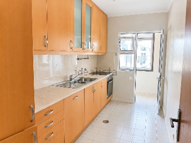 Arrendamento de apartamento T3 na Rua Rodrigo Pedro