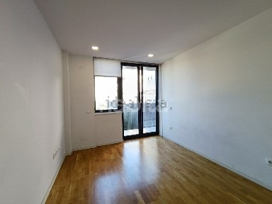 Arrendamento de apartamento T1 na Rua da Constituição