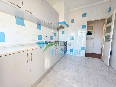 Arrendamento de apartamento T2 na Rua do Seguro