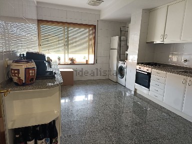 Arrendamento de apartamento T2 na Rua Guimbes