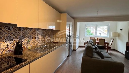 Arrendamento de apartamento T3 na Rua de Côrte Real
