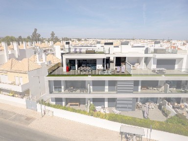 Apartamento T3 à venda na Avenida Ria Formosa s/n