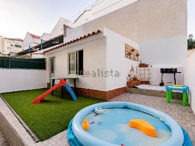 Apartamento T2 à venda na Rua Conceição Sameiro Antunes, 4
