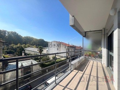 Arrendamento de apartamento T3 na Rua Conselheiro Lobato