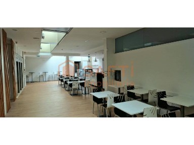 Espaço comercial à venda na Avenida 29 de Março, 73