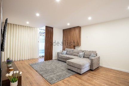 Apartamento T3 à venda na Rua Dom Diniz