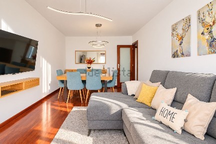 Apartamento T2 à venda na Rua Cidade de Trelazé