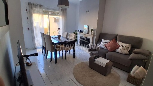 Apartamento T2 à venda na Rua Nuno Álvares, 153