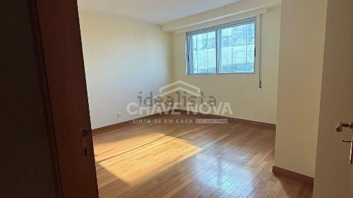 Apartamento T1 à venda na Rua Engenheiro Duarte Pacheco, 26