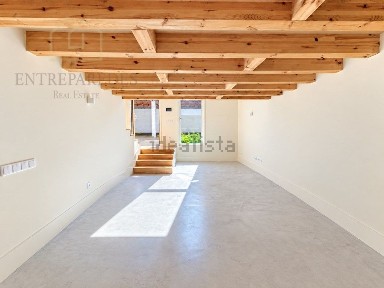 Apartamento T0 à venda na Rua do Breiner