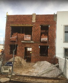 Moradia geminada à venda em Moncarapacho