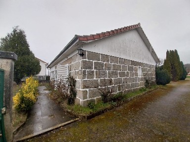 Moradia independente à venda em Vilar de Perdizes e Meixide