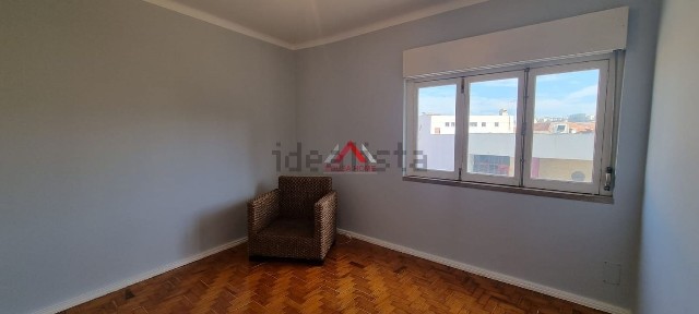 Arrendamento de apartamento T3 no Bairro dos Anjos - Vale da Cabrita