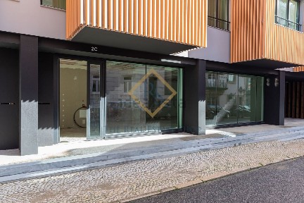 Arrendamento de espaço comercial na Travessa da Fábrica das Sedas, 2