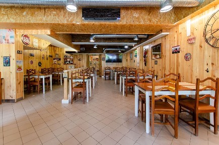 Restaurante, negócio de restauração para trespasse na Estrada Consiglieri Pedroso, 50