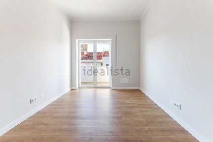Arrendamento de apartamento T2 na Rua Caetano Ferreira, 7