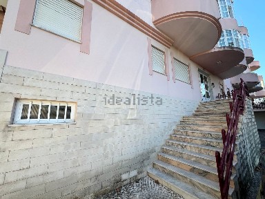 Arrendamento de apartamento T3 na Estrada da Bela Vista
