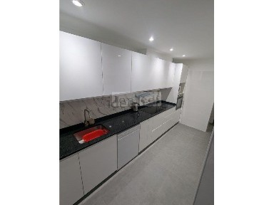Arrendamento de apartamento T2 na Avenida Embaixador Augusto de Castro