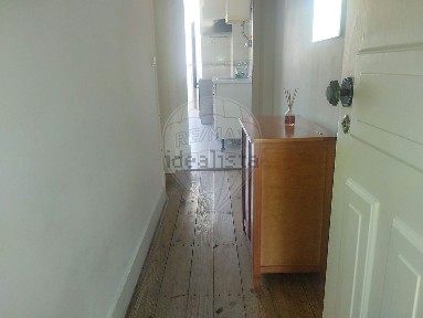 Arrendamento de apartamento T1 na Rua Estácio da Veiga