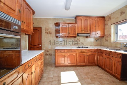 Arrendamento de apartamento T3 na Rua Nicolau Coelho, 31