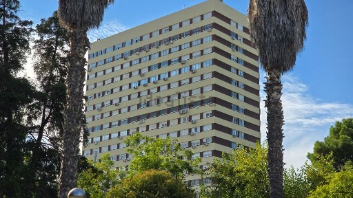 Arrendamento de apartamento T5 em Rotunda Nuno Rodrigues dos Santos, 1