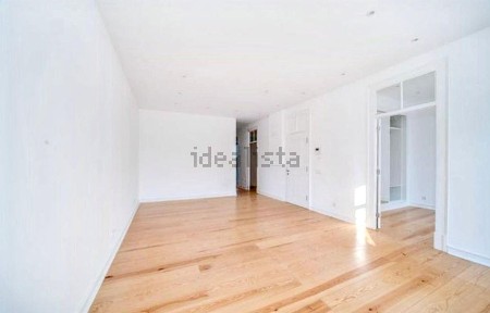 Arrendamento de apartamento T2 na Rua Cândido dos Reis, 114