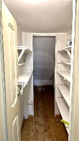 Arrendamento de apartamento T4 na Rua Dom Luís de Noronha