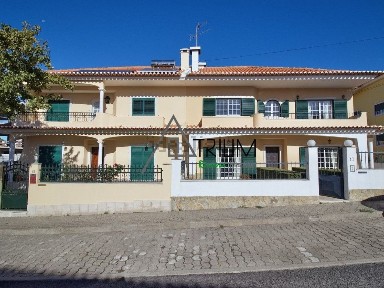 Moradia independente à venda em Porto Salvo