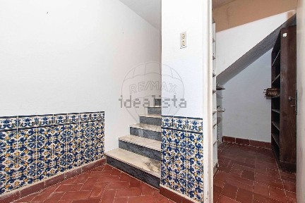 Moradia independente à venda em Carvoeira e Carmões