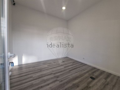 Arrendamento de espaço comercial na Rua João de Deus