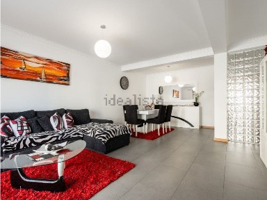 Apartamento T2 à venda na Rua 1º de Maio, 4