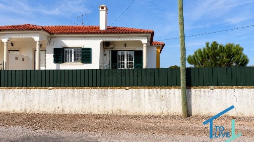 Moradia geminada à venda em São Pedro de Tomar