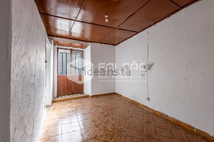 Moradia independente à venda em Azoia de Cima e Tremês