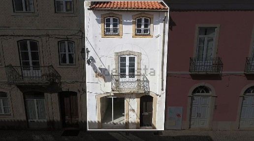 Moradia independente à venda em Tomar e Santa Maria dos Olivais