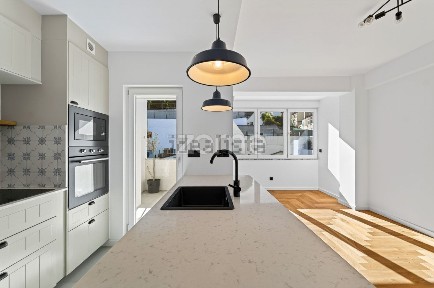 Apartamento T2 à venda na Rua de São Bento, 155