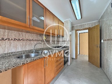 Apartamento T3 à venda no Largo Calouste Gulbenkian, 5