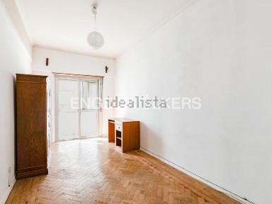 Apartamento T3 à venda na Estrada de Benfica