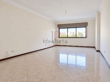 Apartamento T2 à venda na Cavaleira