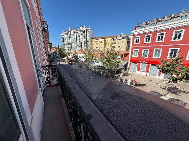 Apartamento T4 à venda na Dafundo