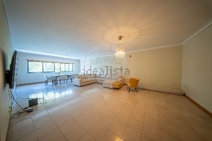 Apartamento T3 à venda na Rotunda das Oliveiras